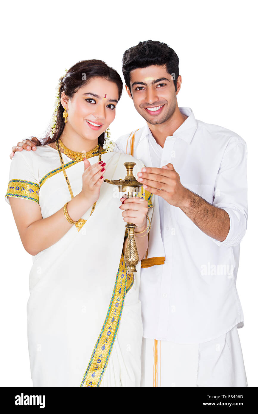 MUST HAVE Poses for South Indian Couples for Wedding | Indian wedding  photography poses, Wedding couple poses photography, Engagement photography  poses