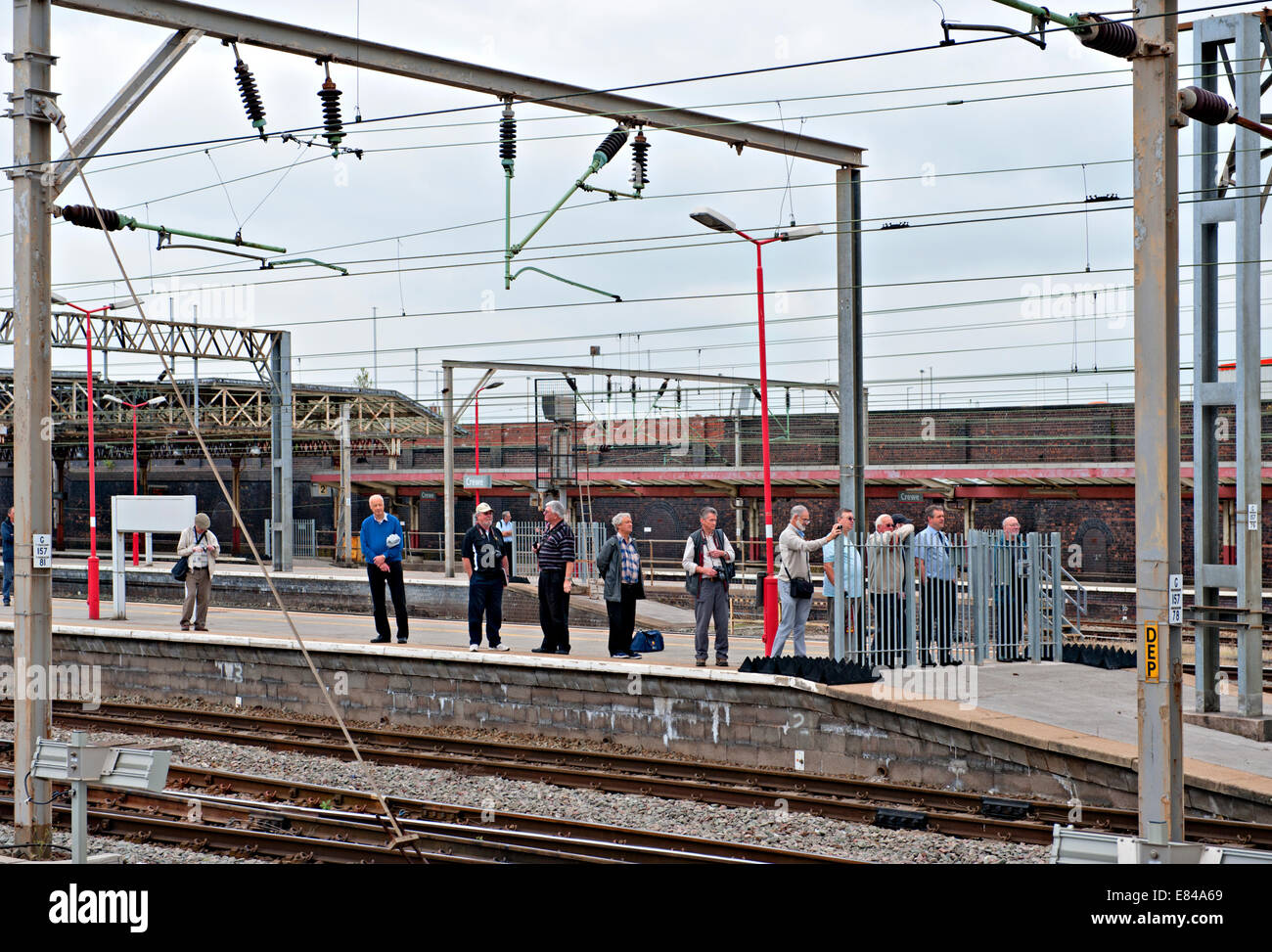 Trainspotters at Crewe Railway Station, UK Stock Photo