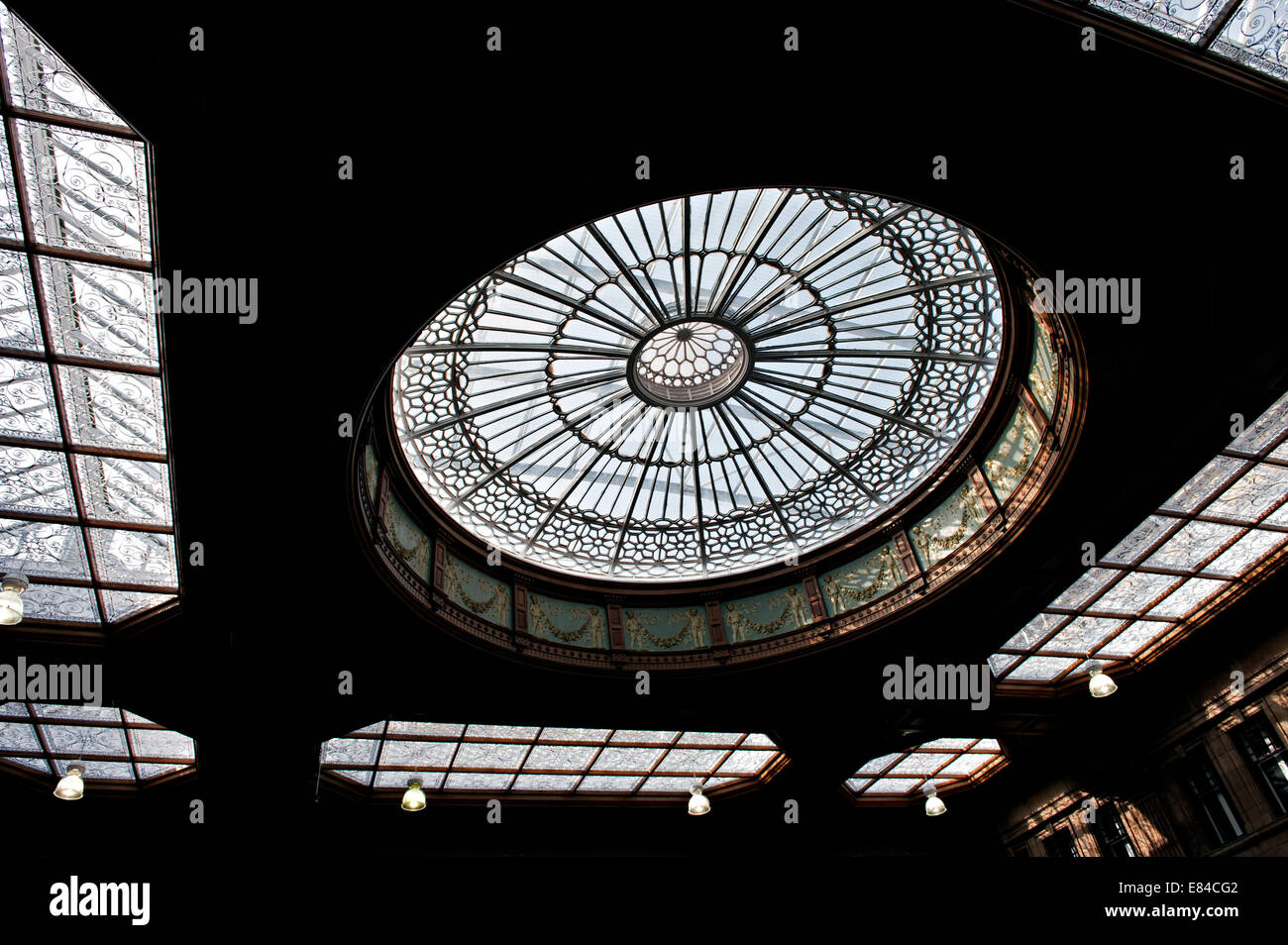 The ornate roof in the Booking Hall at Edinburgh Waverley Railway Station Stock Photo