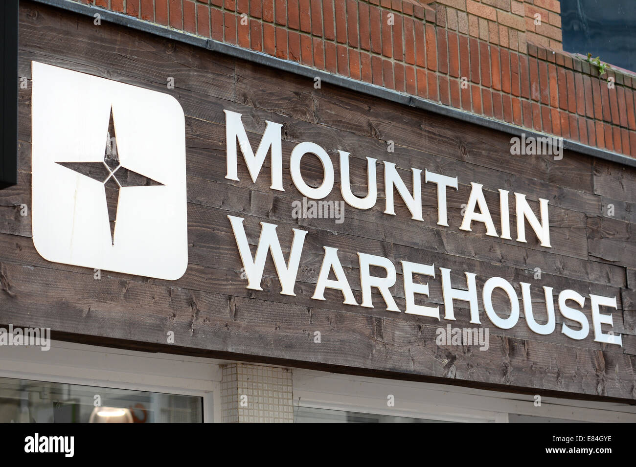 Outdoor Warehouse Logo