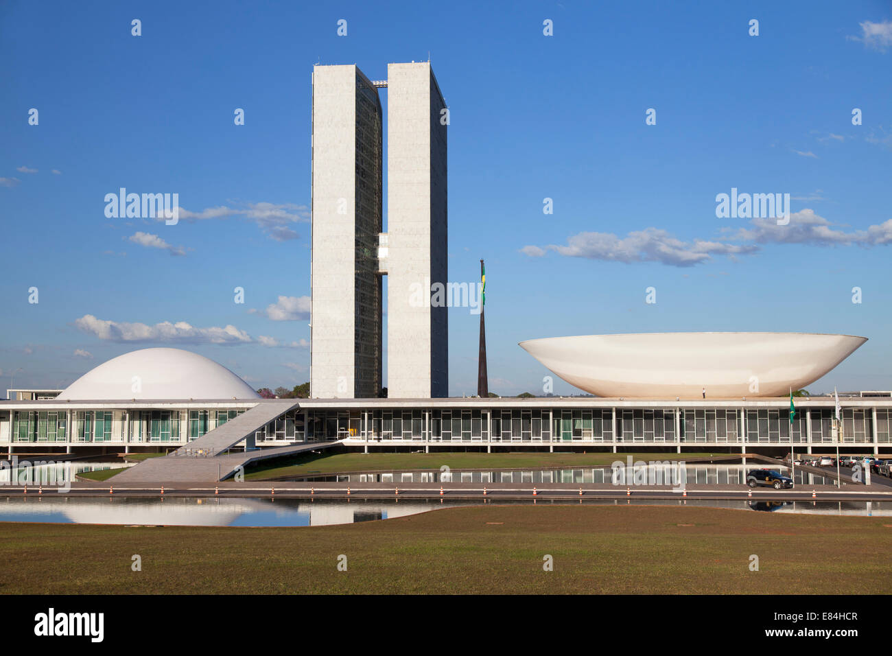 Big Tower - Instalação da bandeira do Brasil na maior torre da América  Latina. 