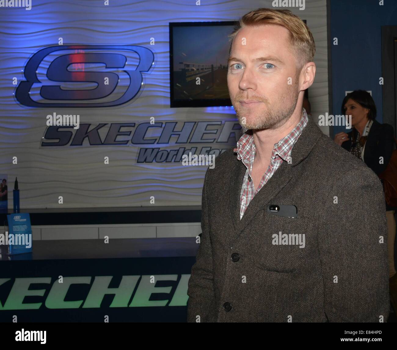 skechers henry street