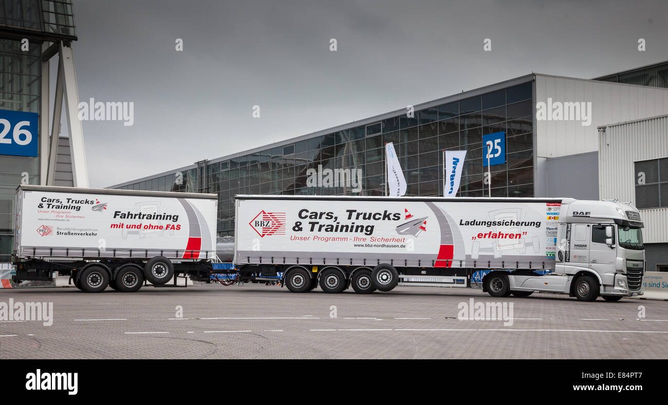 Her308380-truck with semi trailer trio trans/stark fahrz mercedes Act... 