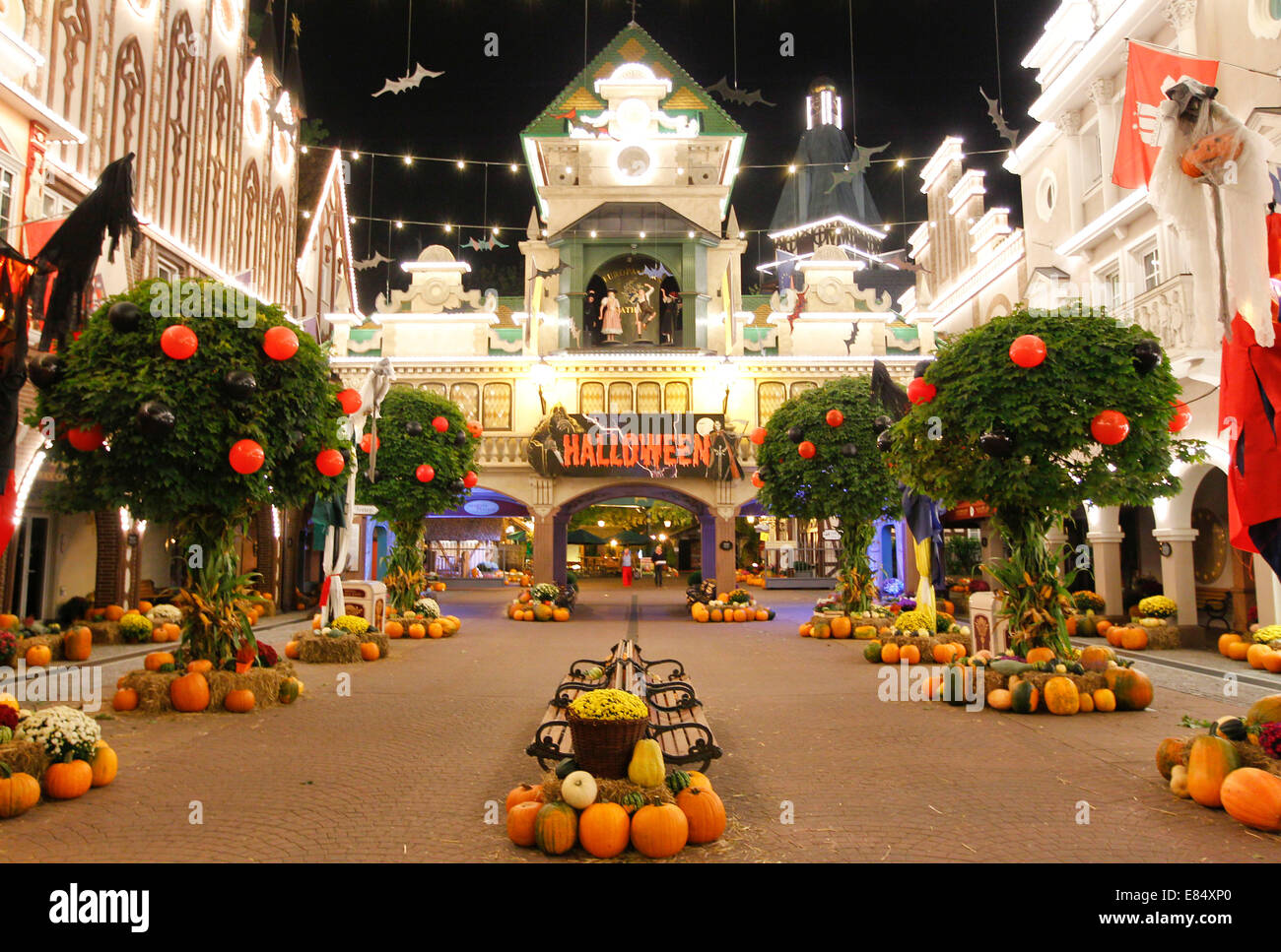 Rust Germany September 25 2014 Halloween And Spook Me Musical At Europapark Stock Photo Alamy