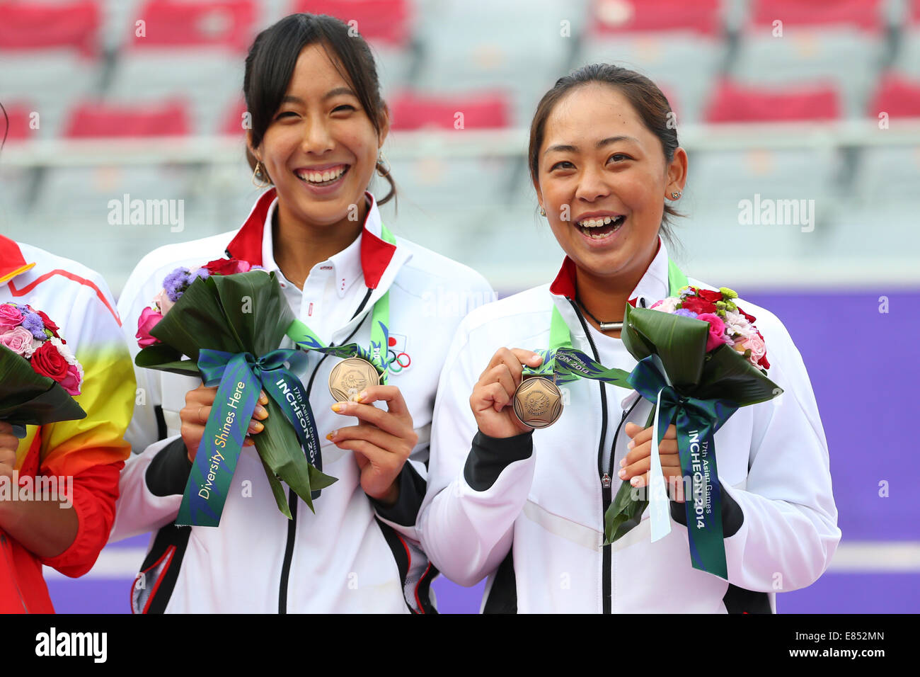 Incheon, South Korea. 30th Sep, 2014. (LR) Misa Eguchi (JPN), Eri