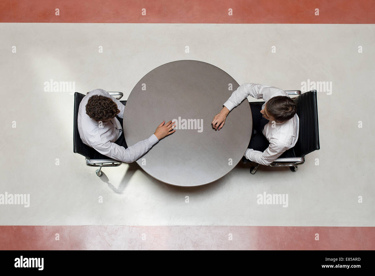 Two chairs facing each other hi-res stock photography and images - Alamy