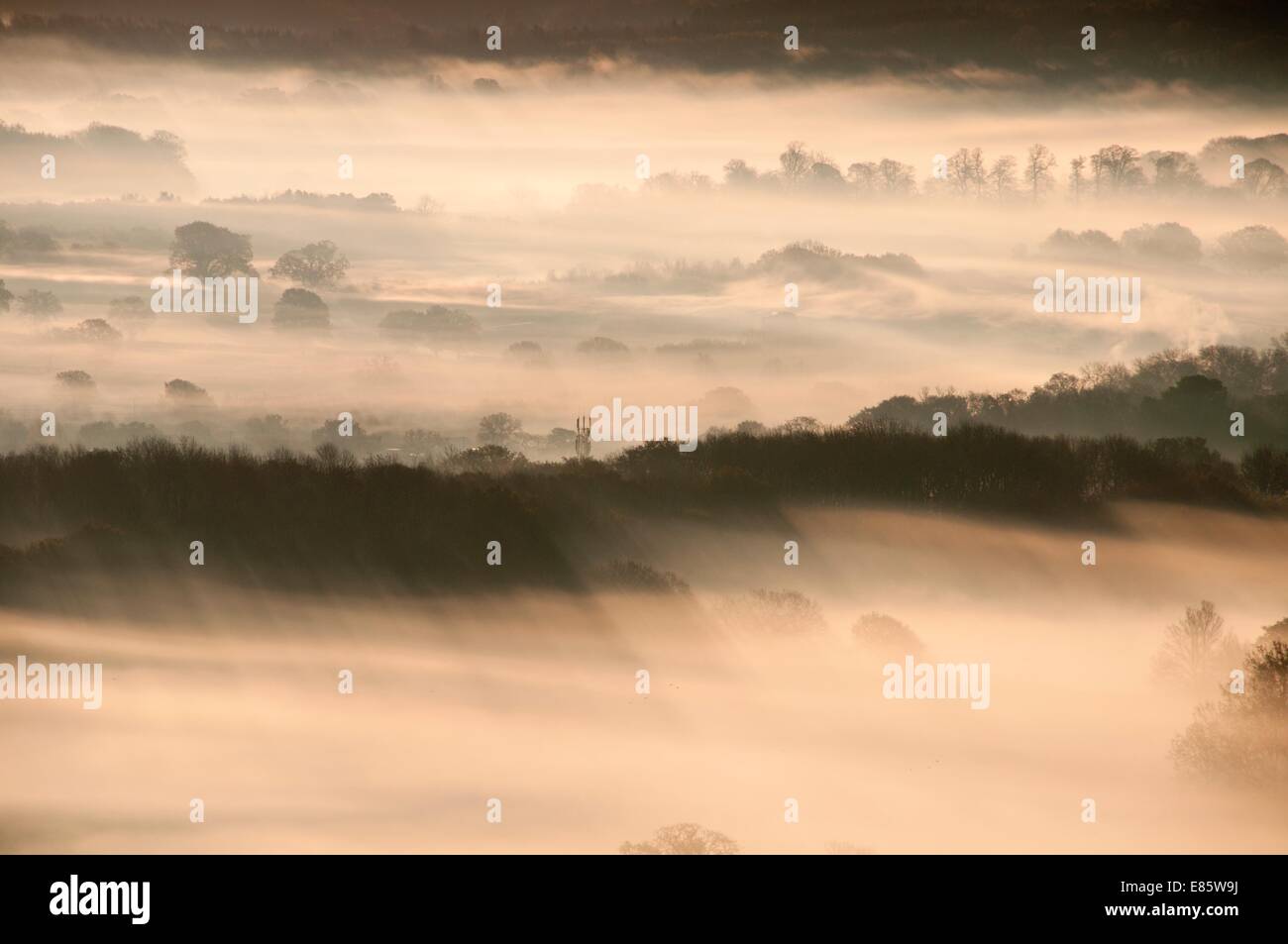 Foggy landscape scene of the countryside Stock Photo - Alamy