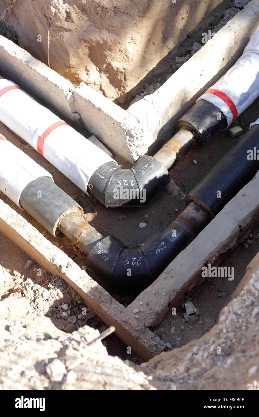 Repair the broken pipe with replace new Stock Photo - Alamy