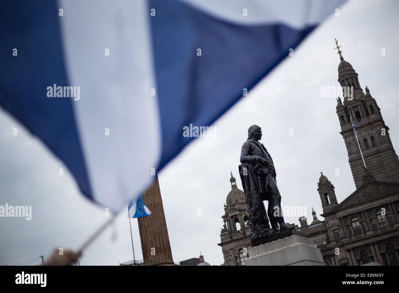 Pro-Scottish Independence Yes supporters in George Square in the week of the  Scottish Independence referendum, Glasgow, Scotla Stock Photo