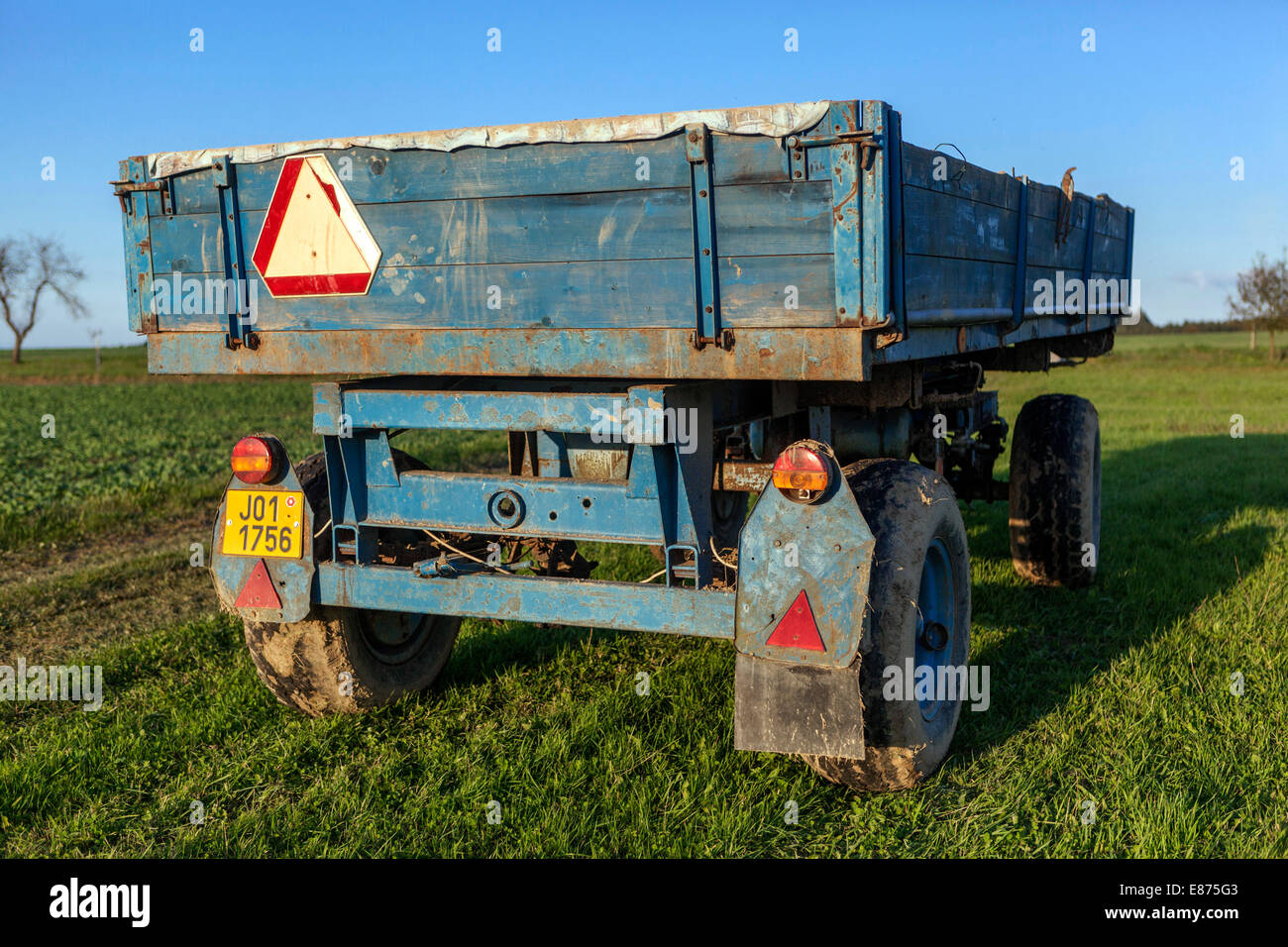 Flatbed trailer hi-res stock photography and images - Alamy