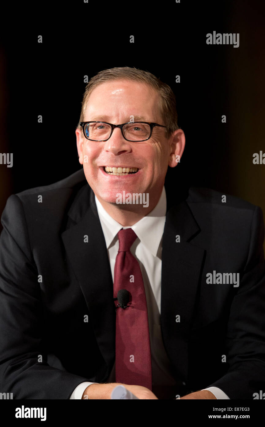 Executive editor hi-res stock photography and images - Alamy