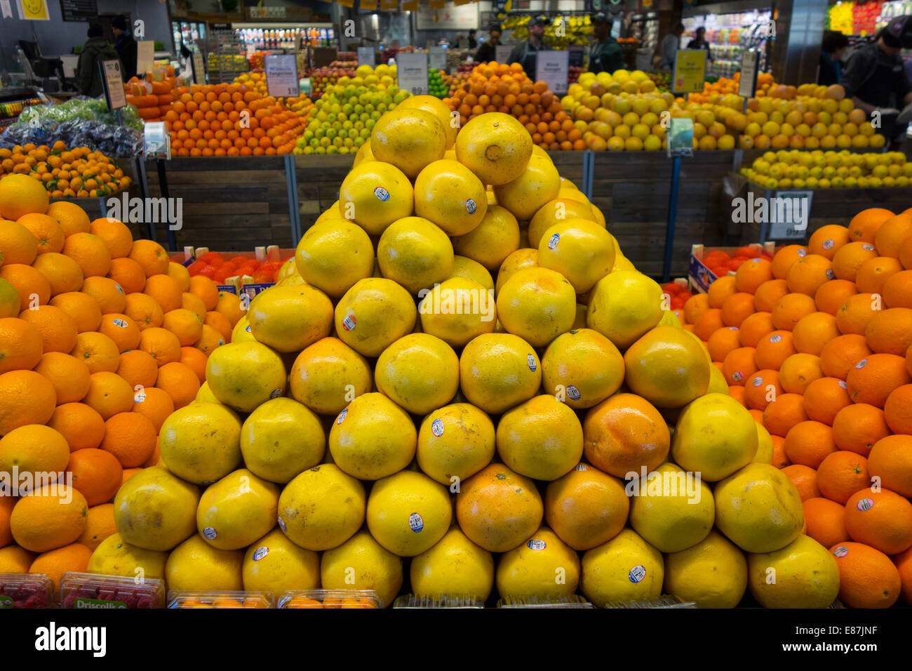stack of grapefruits in whole foods store Brooklyn Stock Photo Alamy