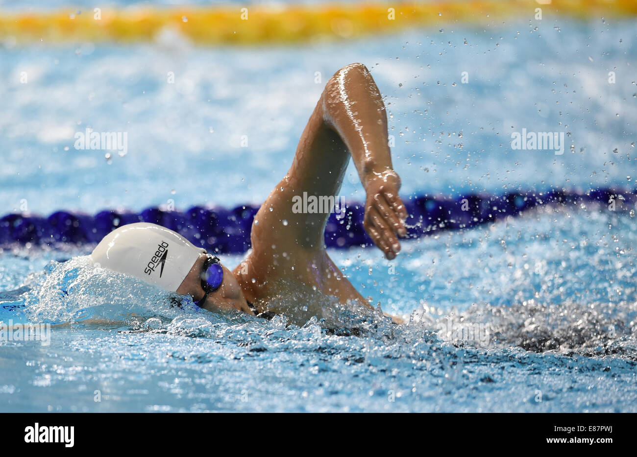 (141002) -- INCHEON, Oct. 2, 2014 (Xinhua) -- Wang Wei of China competes during the women's individual swimming match of modern pentathlon at the 17th Asian Games in Incheon, South Korea, Oct. 2, 2014. (Xinhua/Xie Haining)(mcg) Stock Photo