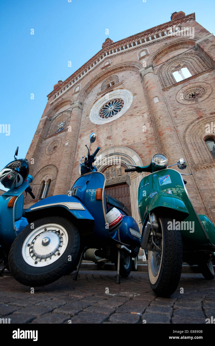 Italian motorcycle hi-res stock photography and images - Page 2 - Alamy