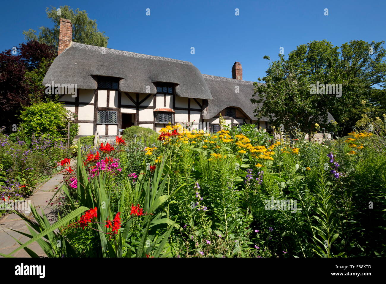 Anne hathaways cottage hires stock photography and images Alamy