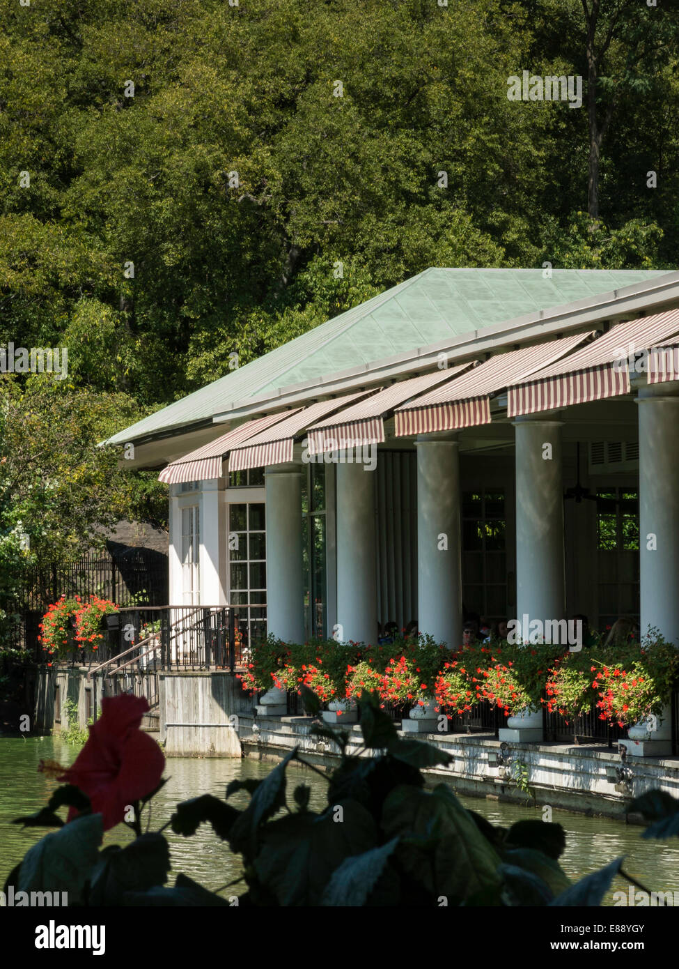 Loeb Boathouse Restaurant in Central Park, NYC Stock Photo Alamy