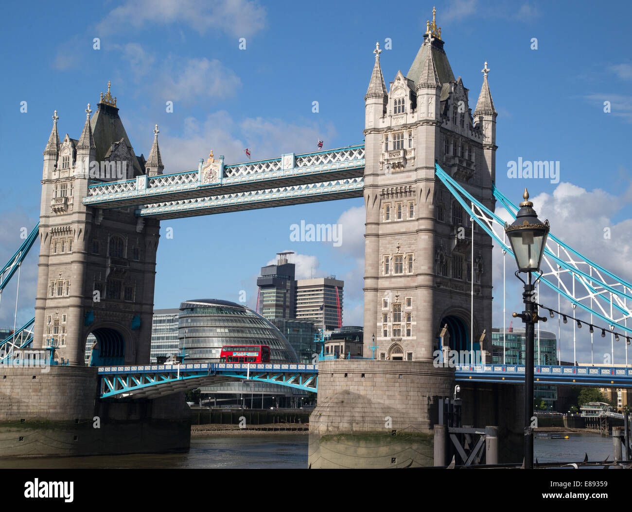 Tower Bridge built in 1894, and City Hall Stock Photo