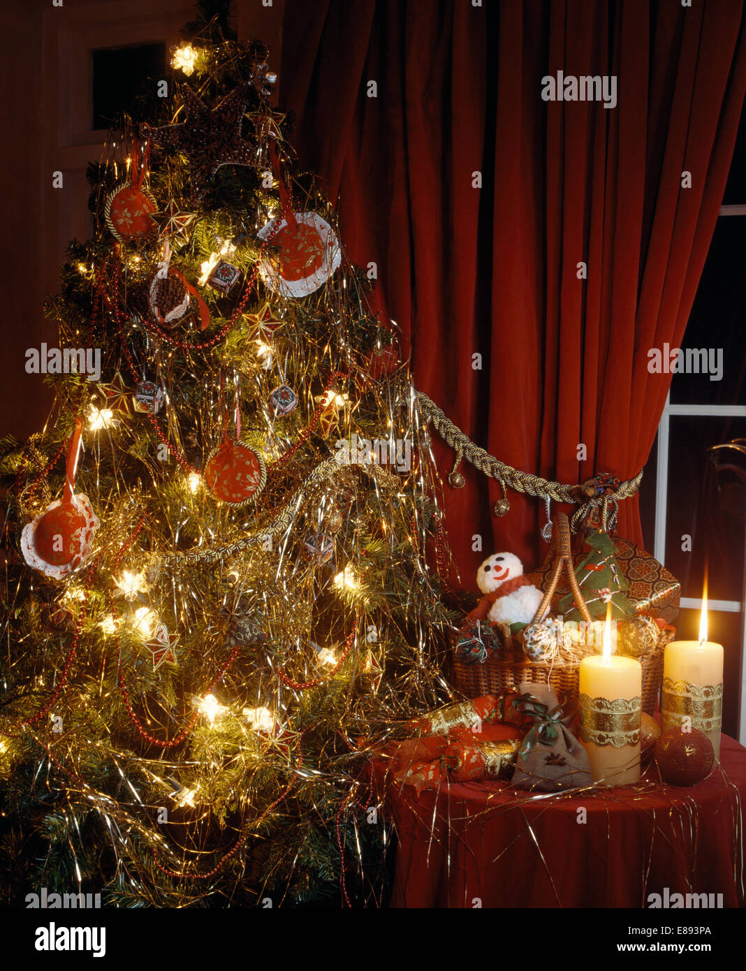 Hanging Foil Lametta Garland 1.2M – Christmas Tree & Party Ceiling Decoration