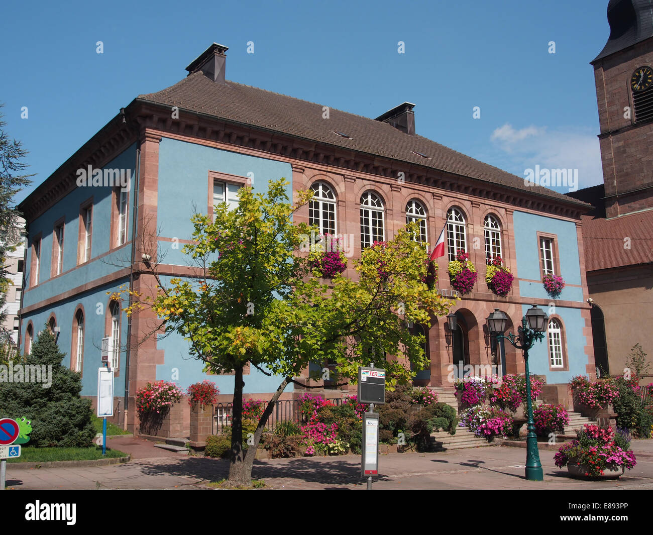 Rue Mal de Lattre de Tassigny No 114, Hotel de Ville, pic3 Stock Photo Alamy Rue Mal de Lattre de Tassigny No 114, Hotel de Ville, pic3 Stock Photo Alamy