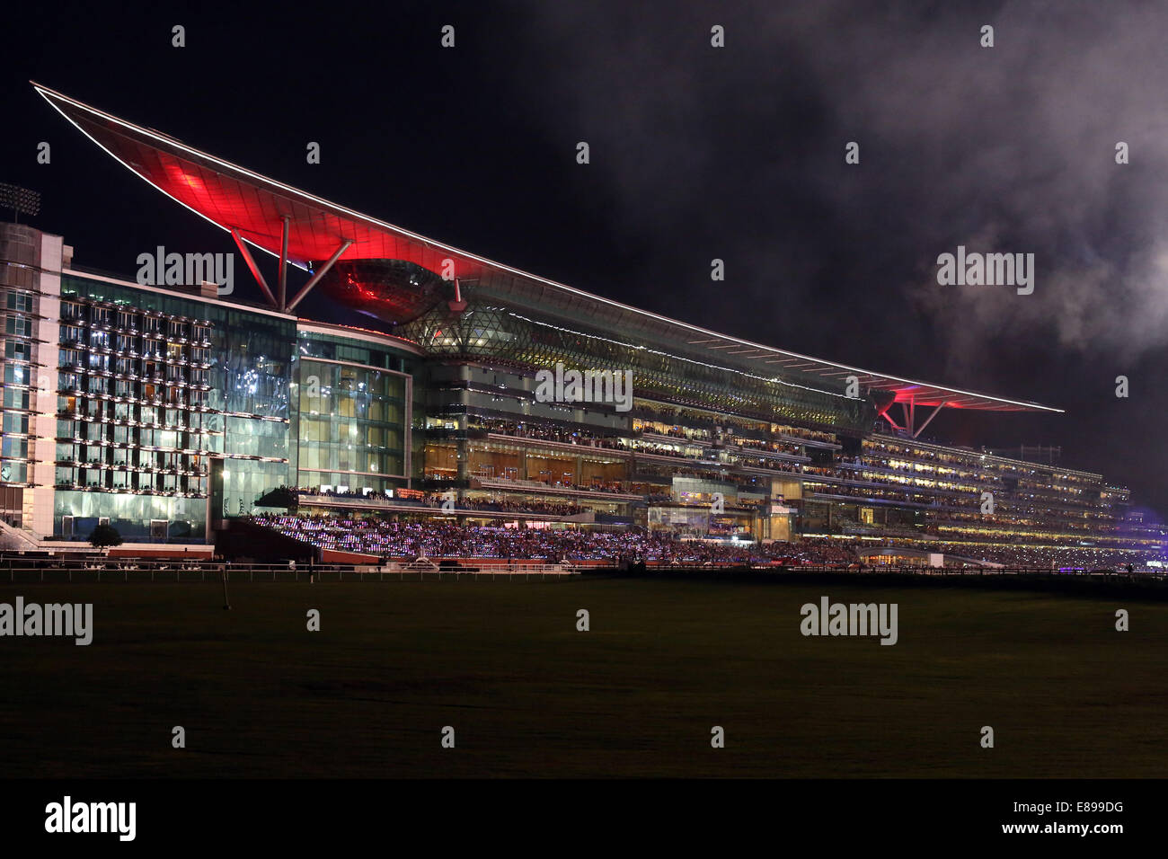 Meydan racecourse grandstand hi-res stock photography and images - Alamy