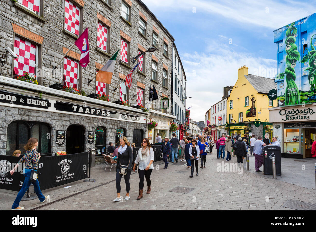 Pubs, restaurants and shops on Shop Street in Galway City Latin Quarter, County Galway, Republic of Ireland Stock Photo