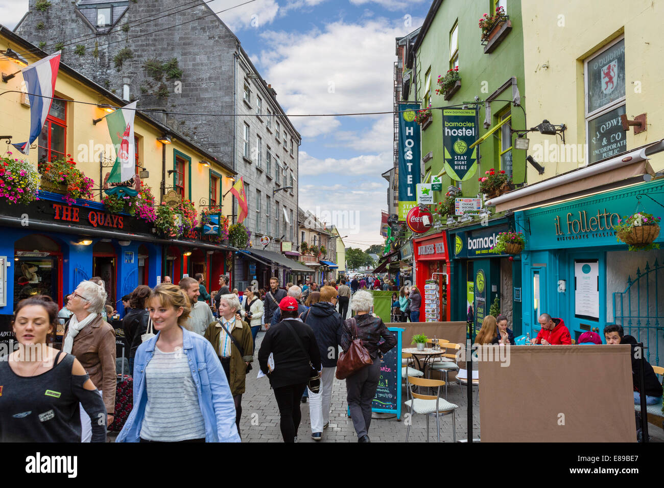 Pubs, restaurants and shops on Quay Street in Galway City Latin Quarter, County Galway, Republic of Ireland Stock Photo