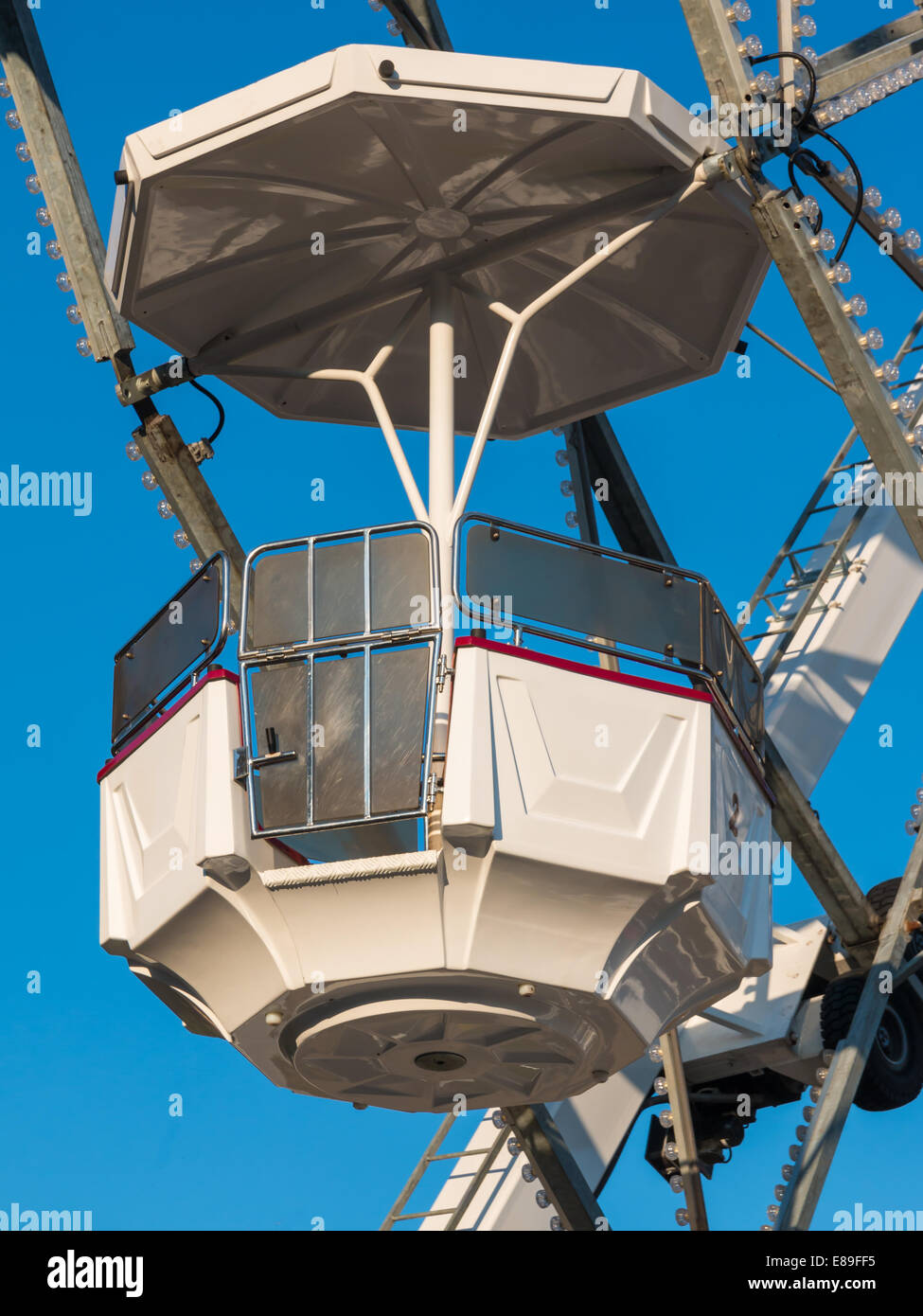 close up white ferris wheel against blue sky Stock Photo - Alamy