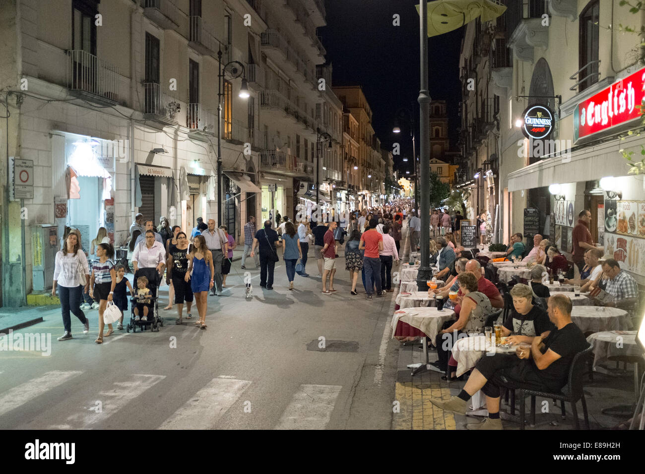 Residents and holidaymakers enjoy Sorrento at Night Stock Photo