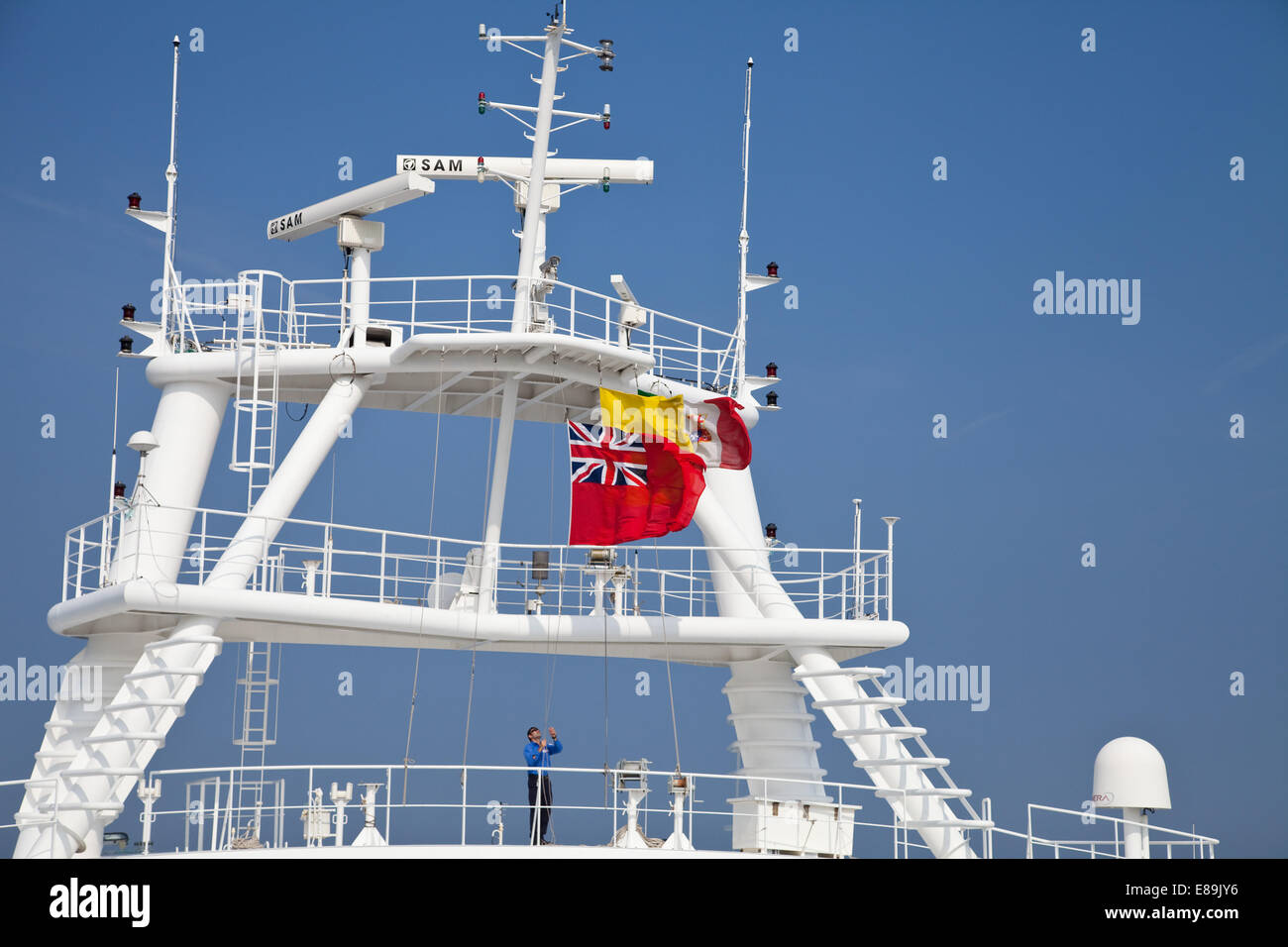 Hoisting flags hires stock photography and images Alamy