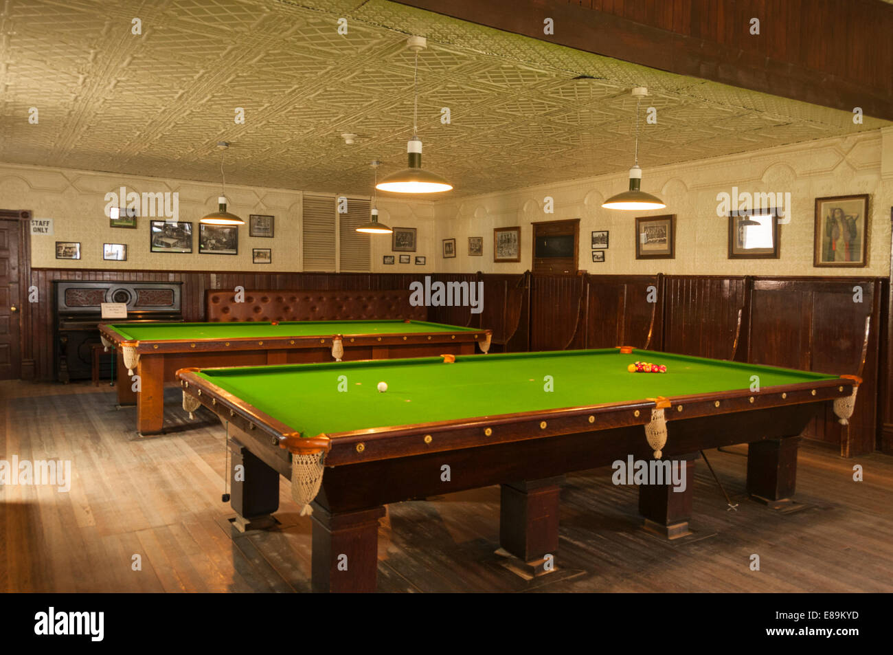Billiard parlor hires stock photography and images Alamy