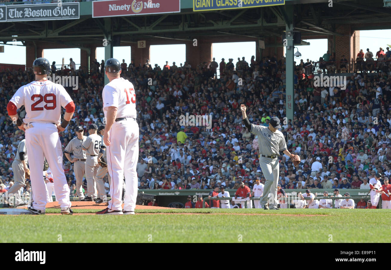 Texas Rangers pitching coach Mike Maddux during a baseball game against the  Oakland Athletics in Oakland, Calif., Saturday, May 13, 2023. (AP  Photo/Jeff Chiu Stock Photo - Alamy