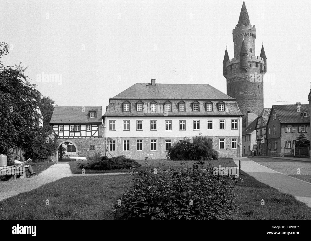 Achtziger Jahre, Adolfsturm, Butterfassturm, Wehrturm der Reichsburg in Friedberg (Hessen) in der Wetterau Stock Photo