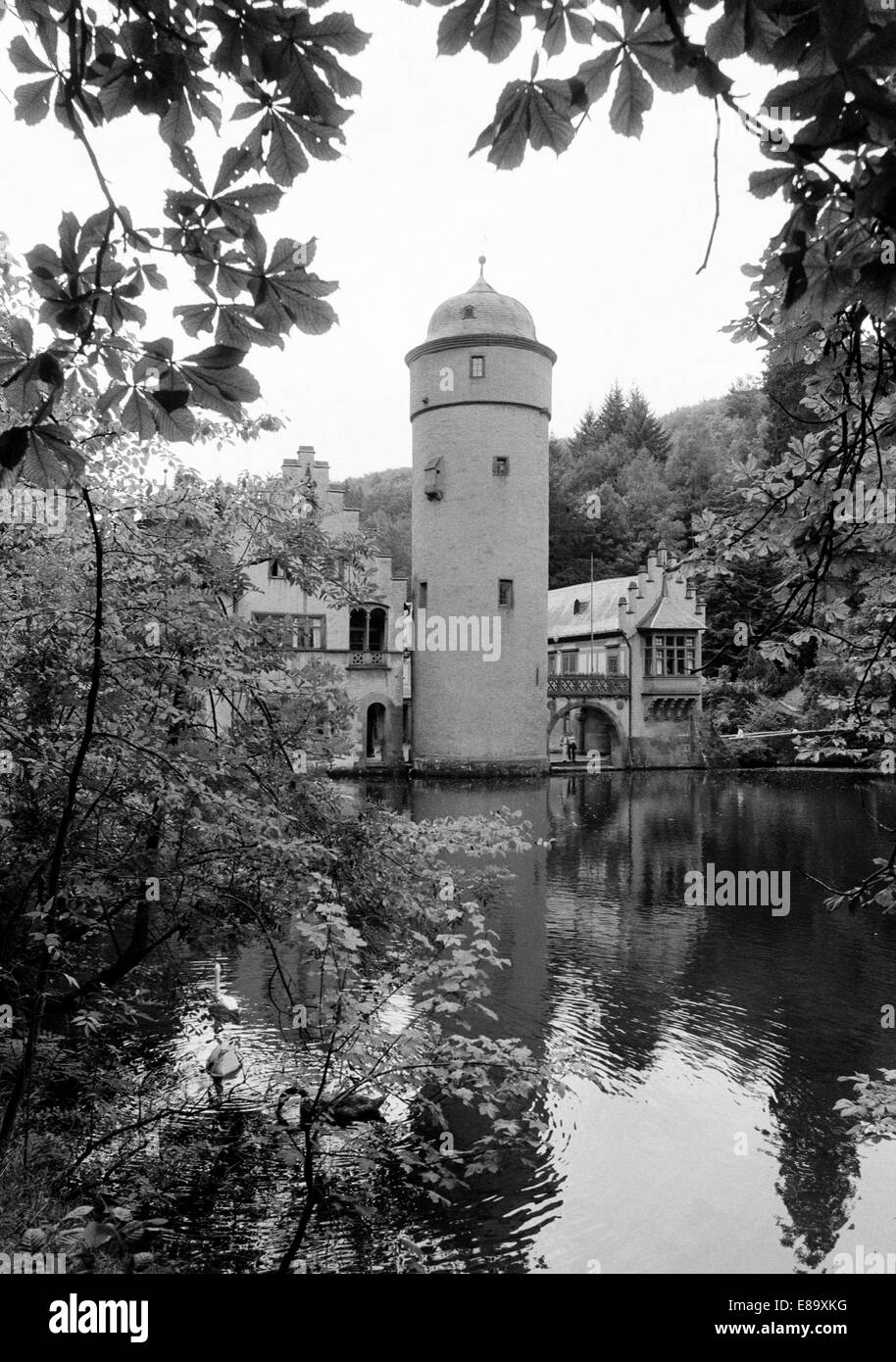 Achtziger Jahre, Wasserschloss Mespelbrunn im Spessart, Naturpark Bayerischer Spessart, Unterfranken, Bayern Stock Photo