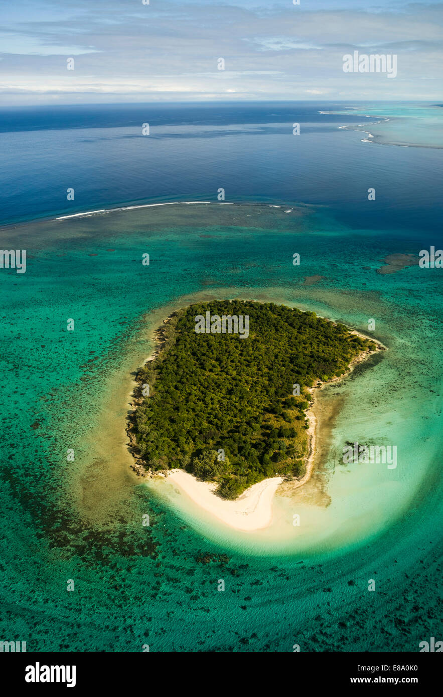 Island in the coral reef of Grande Terre, New Caledonia Stock Photo Alamy