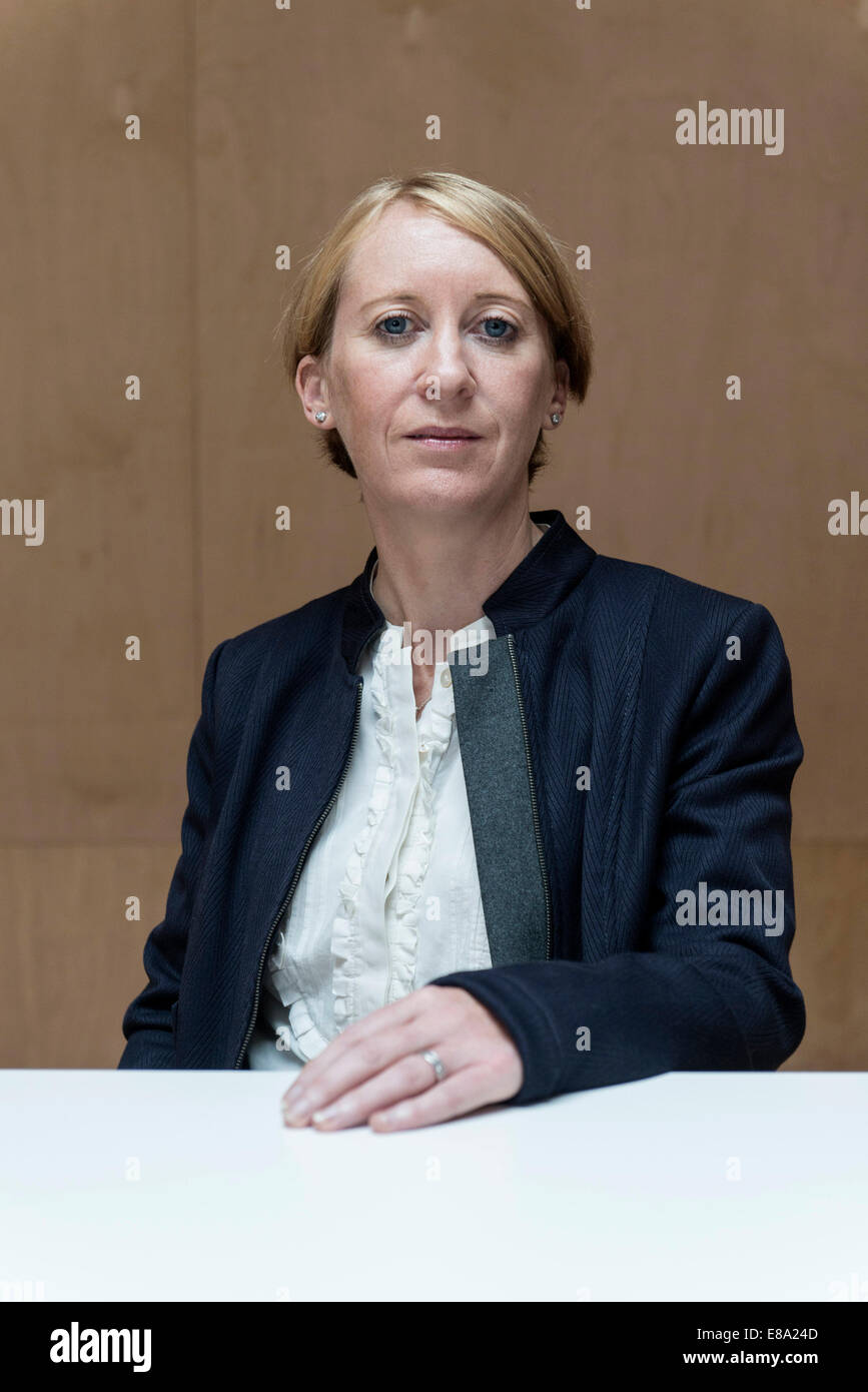 Business woman suit dress hi-res stock photography and images - Alamy