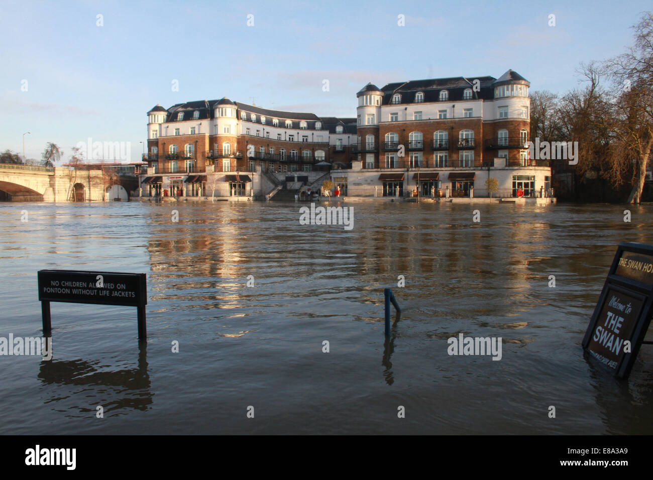 Staines Upon Thames floods 2014 Stock Photo Alamy
