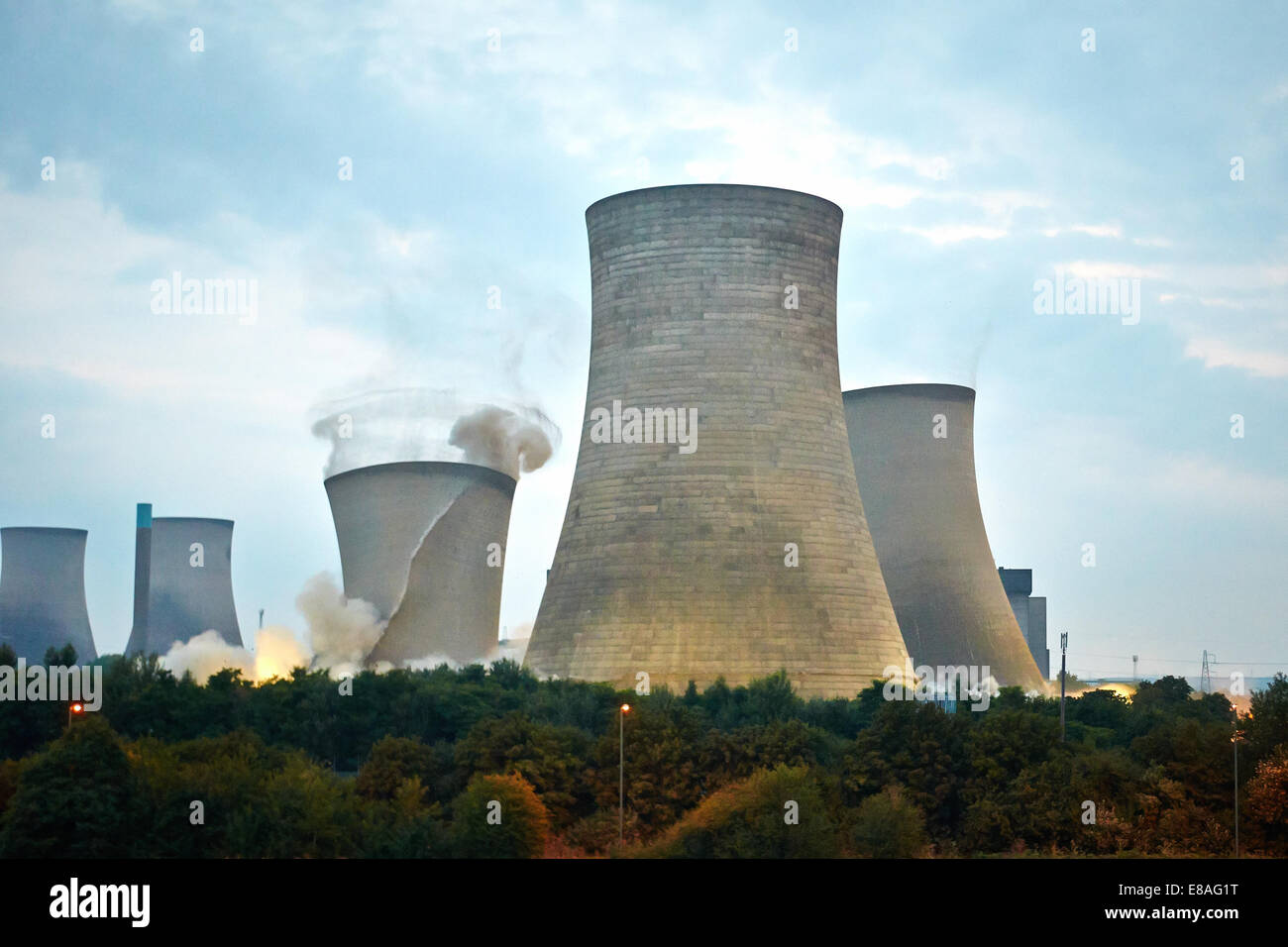 The 113m tall cooling towers at Didcot coal-fired power station are demolished using explosives at 5am in the morning. 5 of 13 Stock Photo