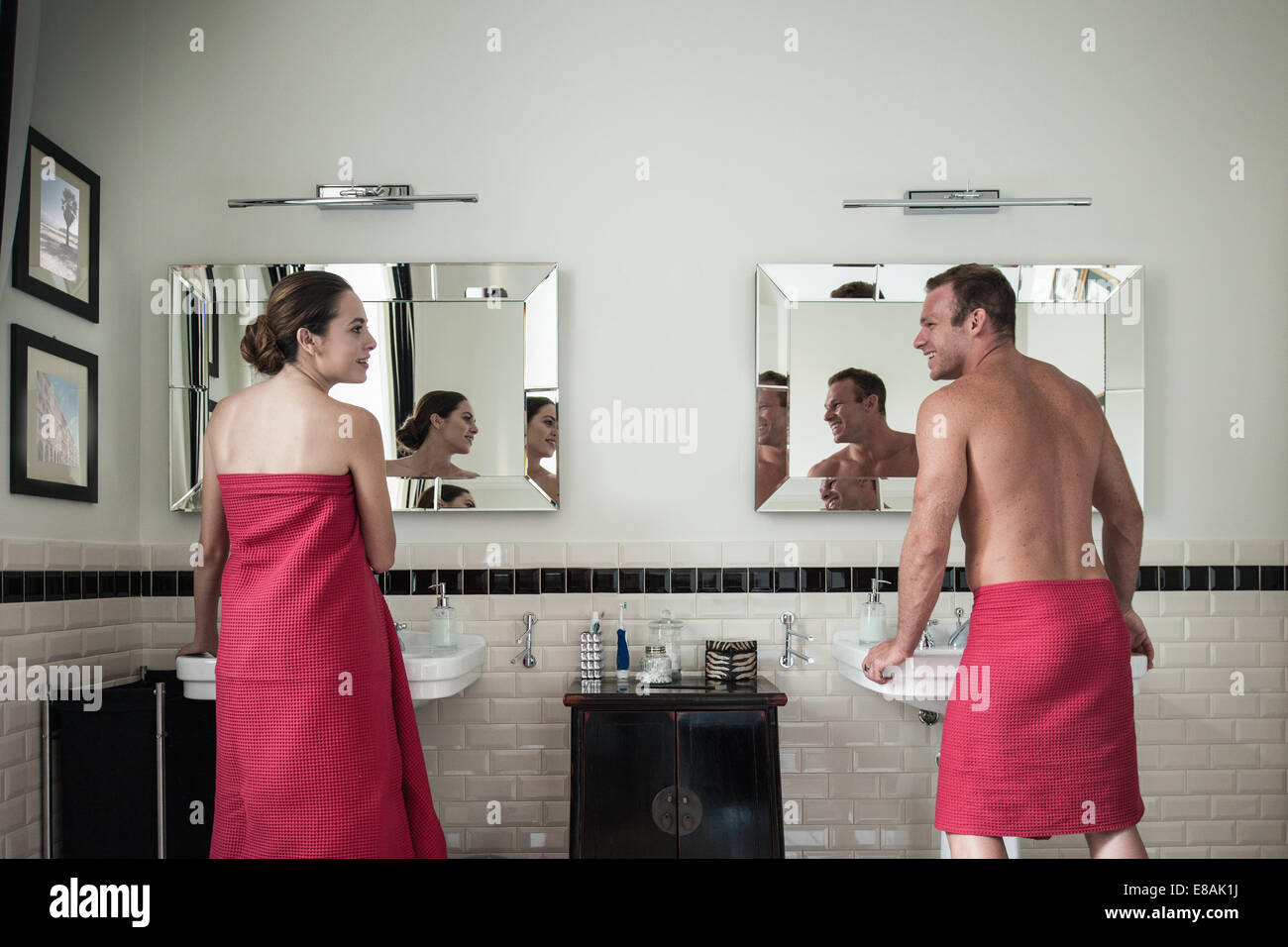 Couple two sinks hi-res stock photography and images - Alamy