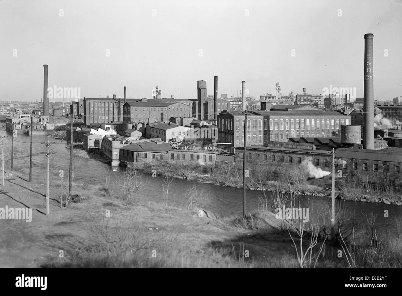 Paterson, New Jersey - Textiles. Madison Silk Co. Passaic River and old silk mill section, March 1937 Stock Photo