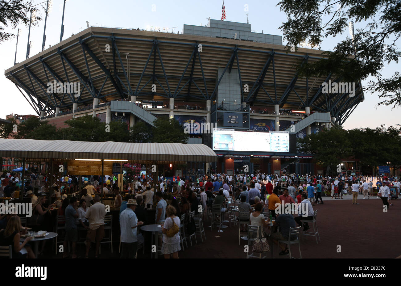 Spectators waiting to get into the Arthur Ashe Stadium for the nights session,New York,USA. Stock Photo