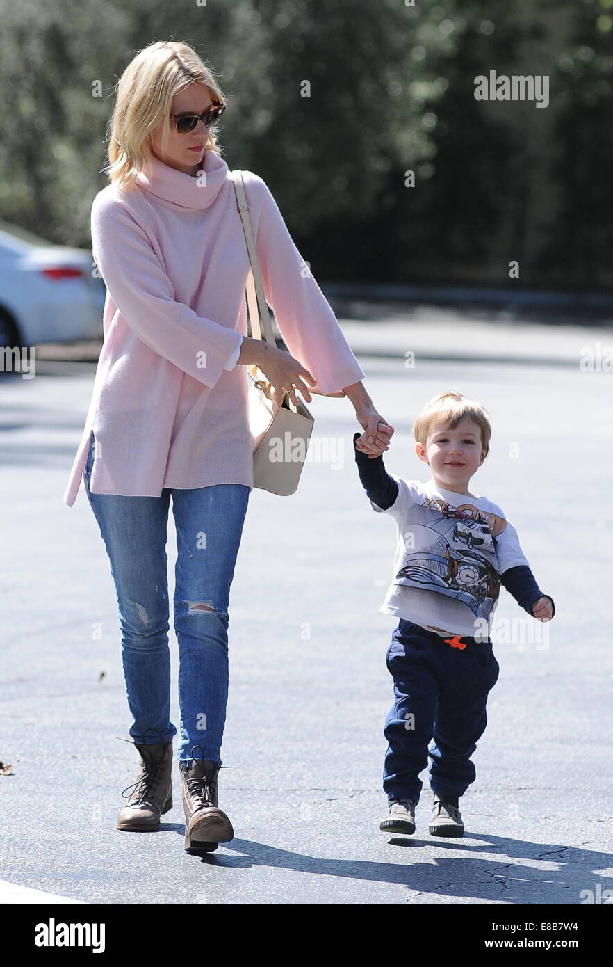Baby pink turtleneck sweater clearance