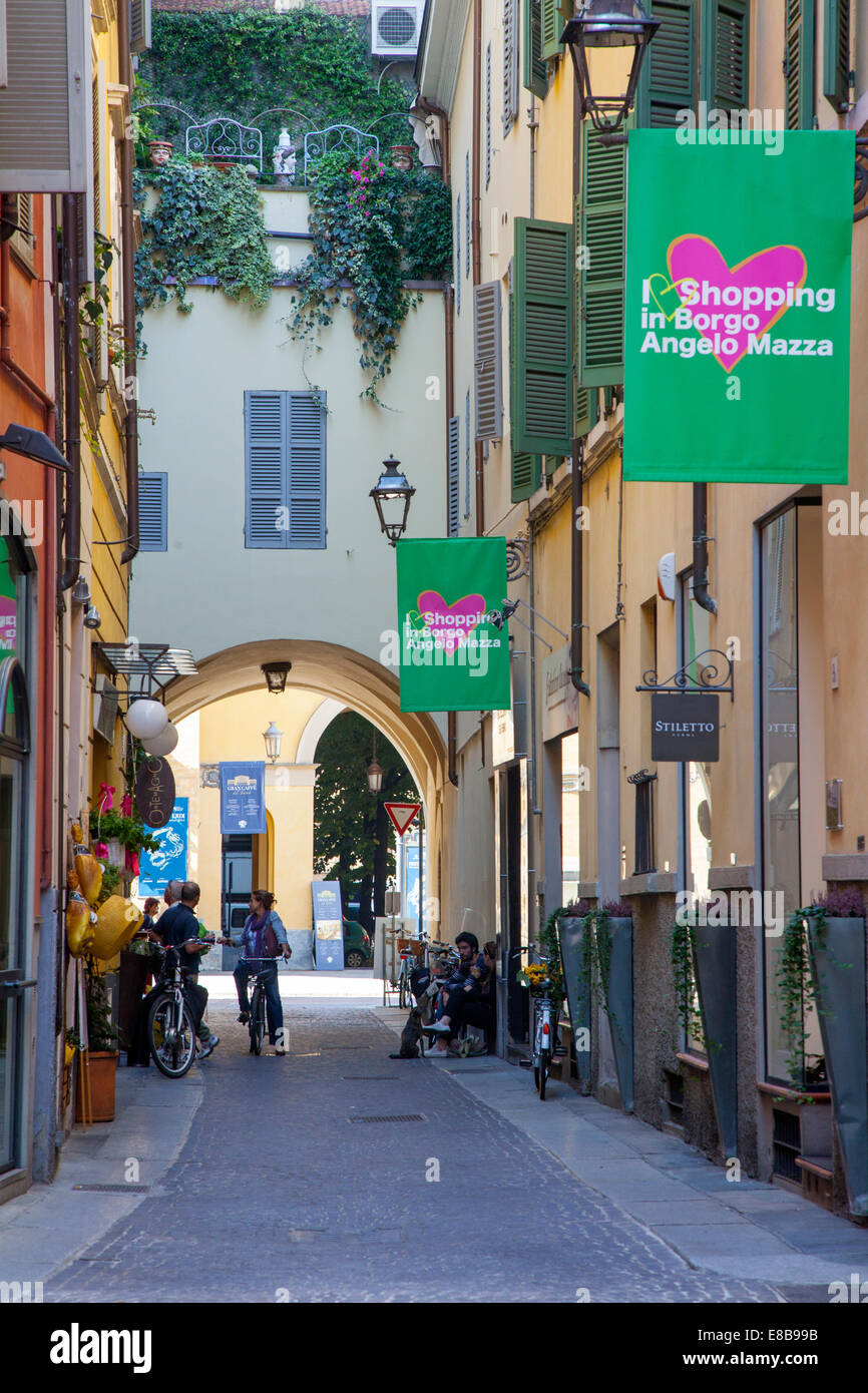 Attractive traditional shopping street, Parma, EmiliaRomagna, Italy Stock Photo Alamy