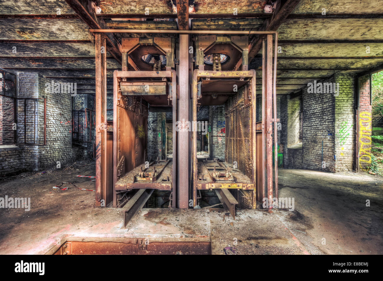 Mine Lift High Resolution Stock Photography And Images Alamy Mine Lift High Resolution Stock Photography And Images Alamy
