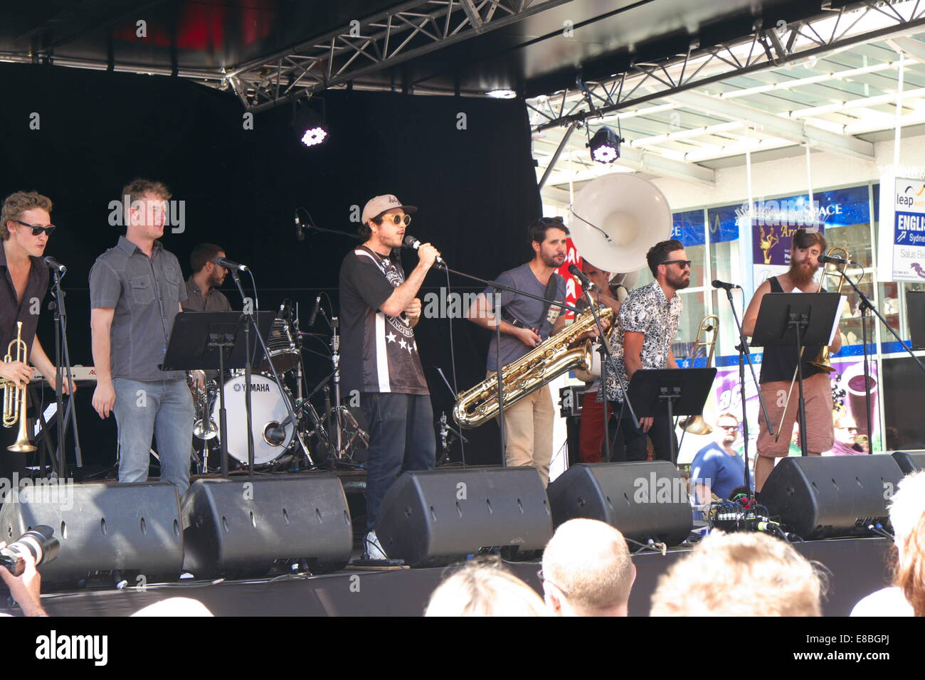 Sydney, Australia. 4th October, 2014. The 37th annual Manly Jazz Festival runs until 6th October 2014 martin berry live news.hi tops brass band perform Stock Photo