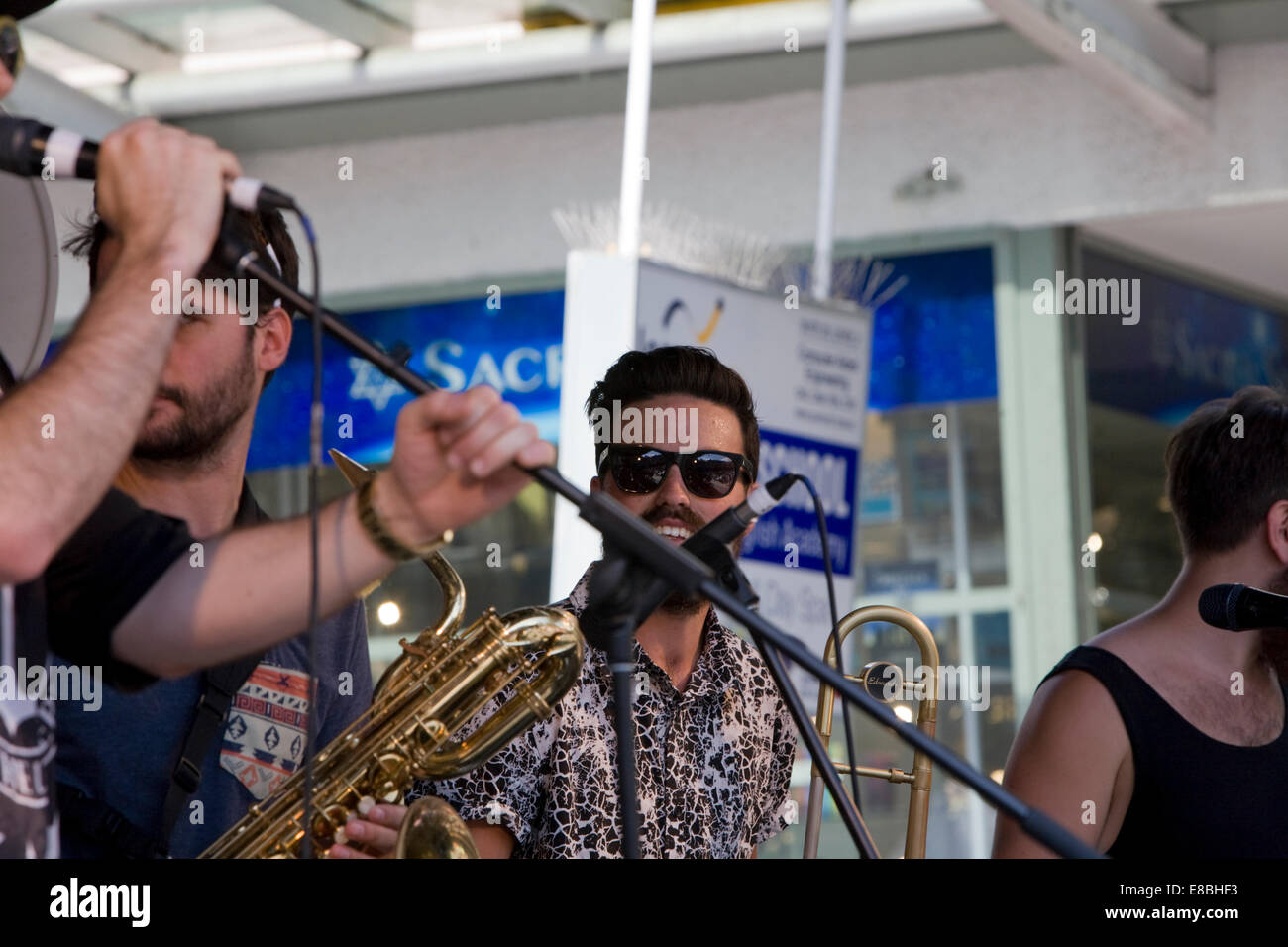 Sydney, Australia. 4th October, 2014. The 37th annual Manly Jazz Festival runs until 6th October 2014 martin berry live news. Hi Tops Brass band is a local sydney band group Stock Photo