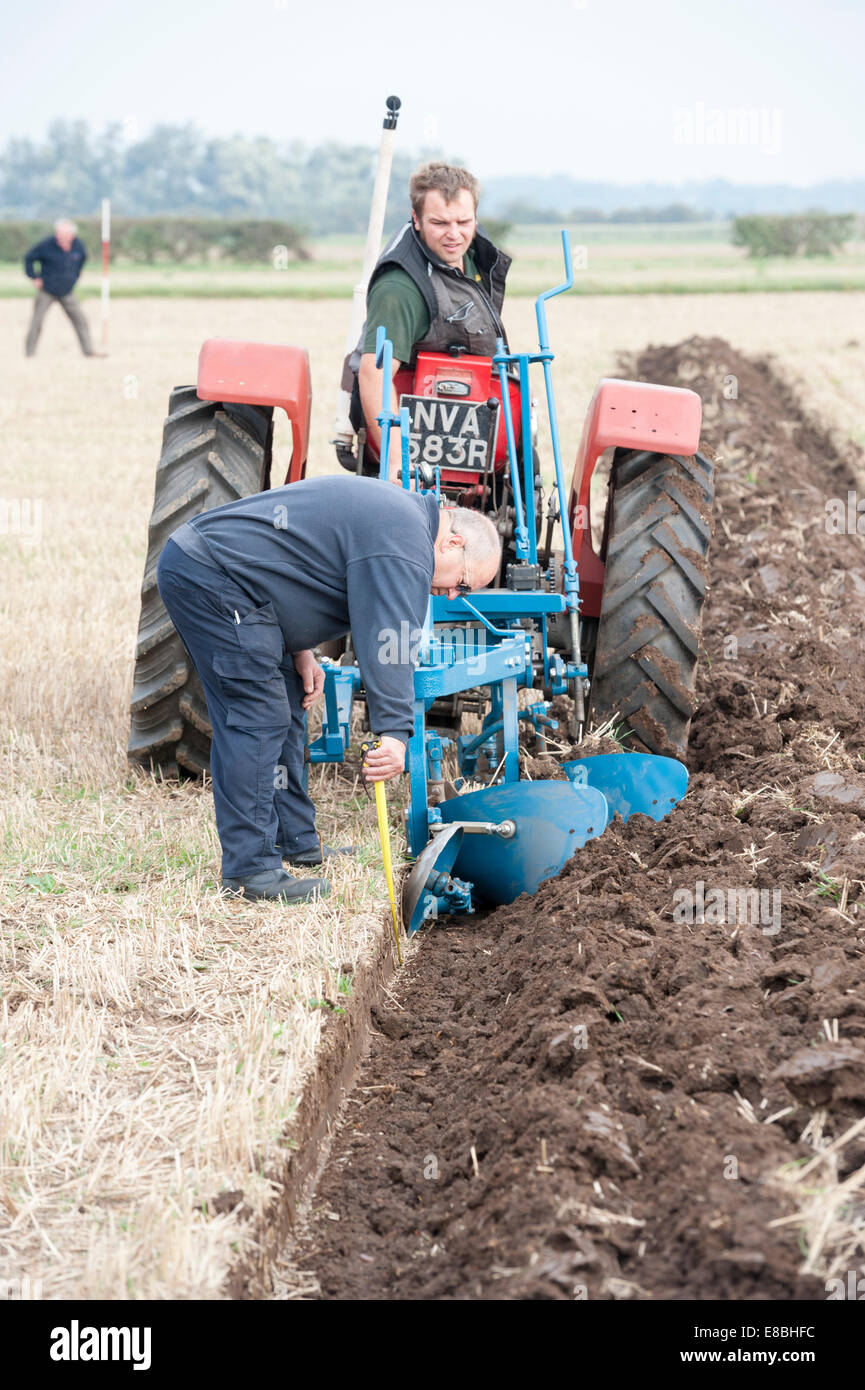 Cottenham, Cambridgeshire, UK. 4th October, 2014. Competitors take part