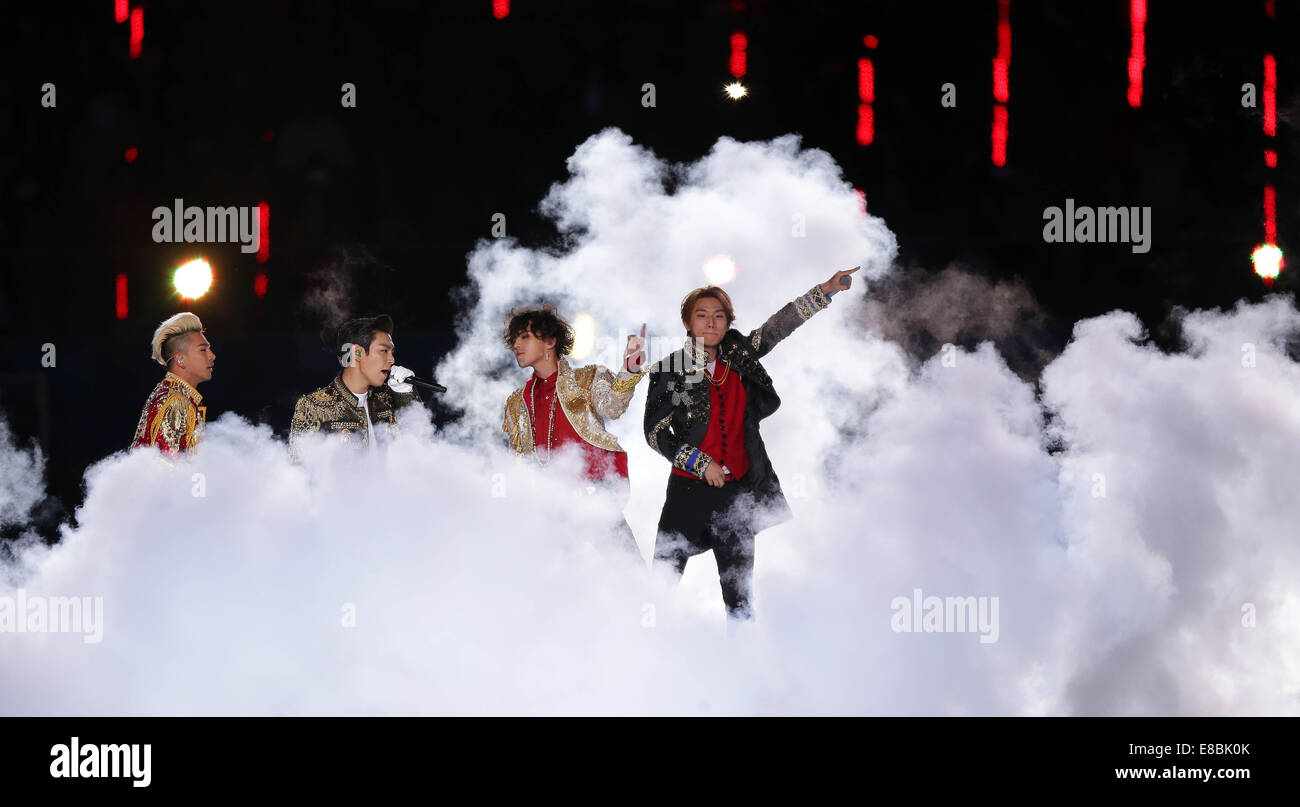 Incheon, South Korea. 4th Oct, 2014. South Korean pop group Bigbang perform during the closing ceremony of the 17th Asian Games at the Incheon Asiad Main Stadium in Incheon, South Korea, Oct. 4, 2014. Credit:  Zheng Huansong/Xinhua/Alamy Live News Stock Photo