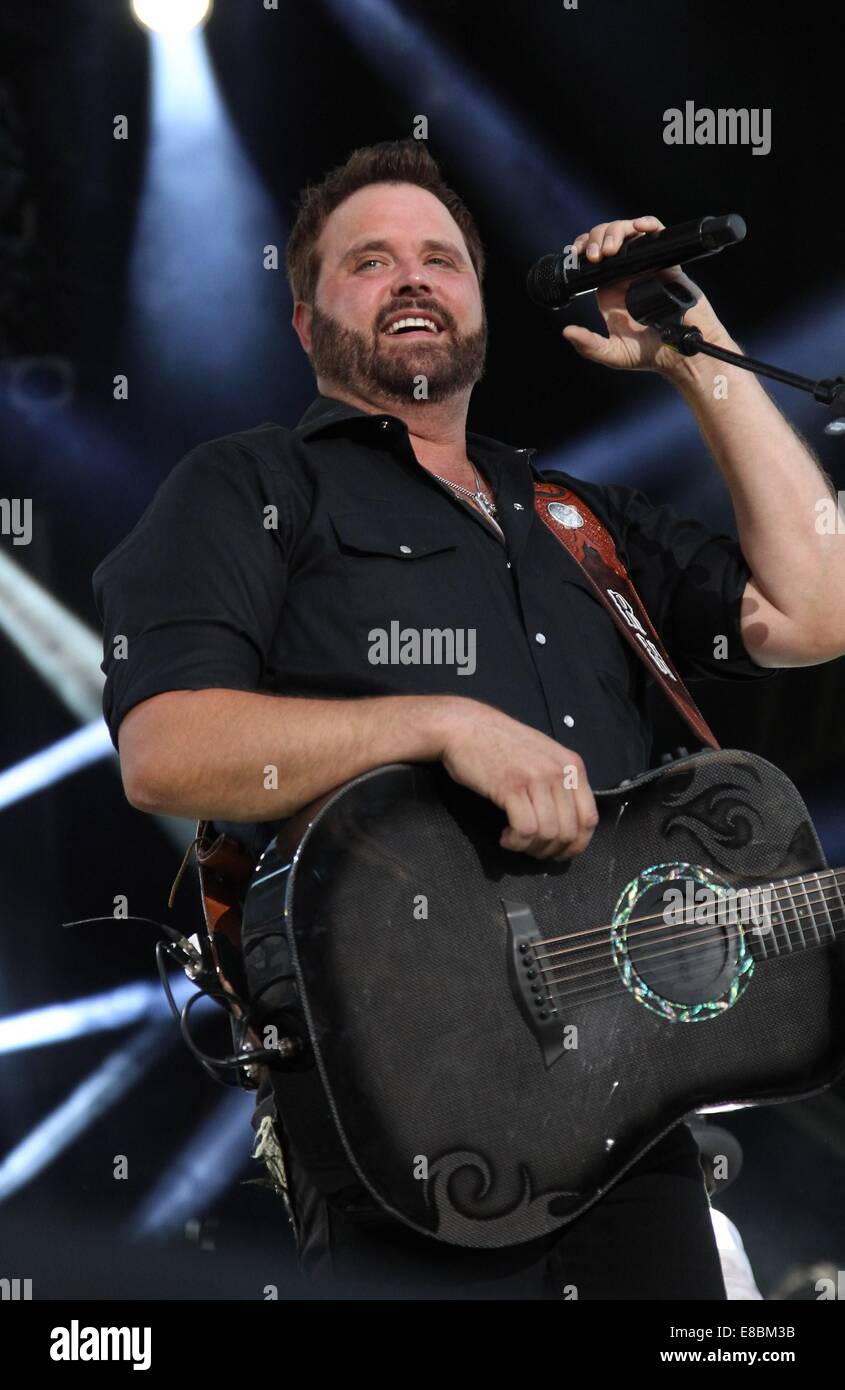 Las Vegas, NV, USA. 3rd Oct, 2014. Randy Houser in attendance for Route 91 Festival - FRI, The Lot, Las Vegas, NV October 3, 2014. © MORA/Everett Collection/Alamy Live News Stock Photo