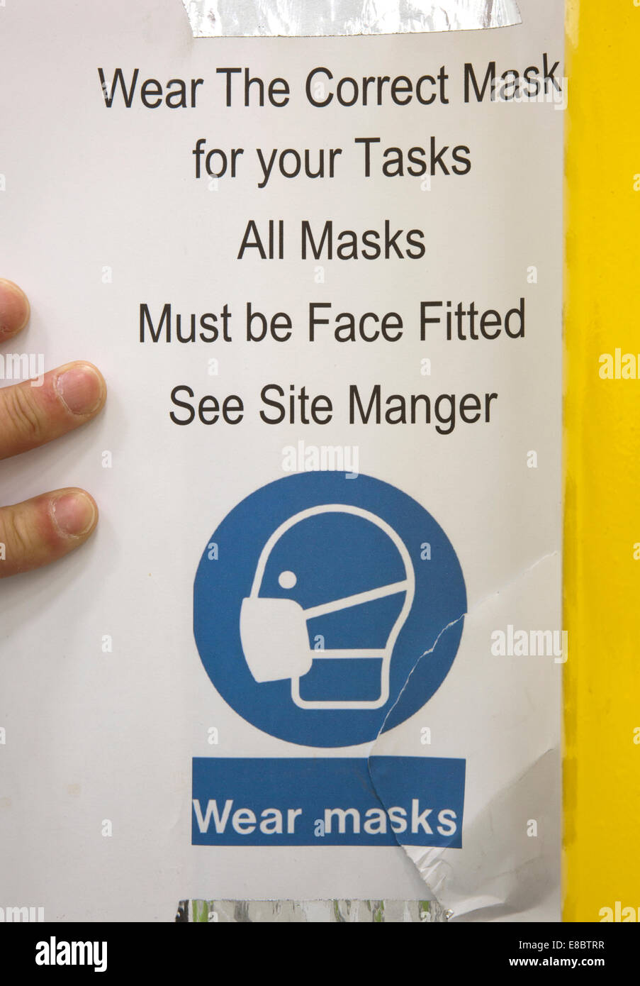 Expert equipment with face fit respirator for handling of dangerous and