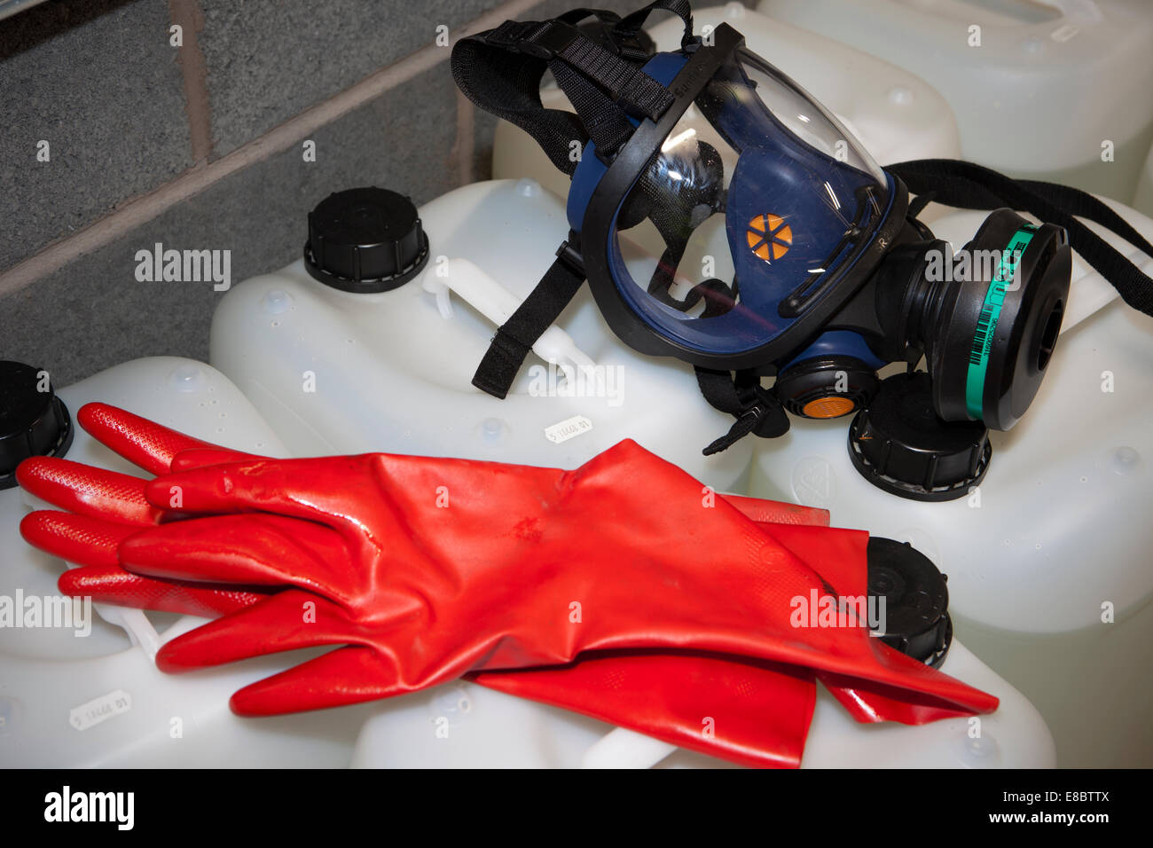 Respirator hires stock photography and images Alamy